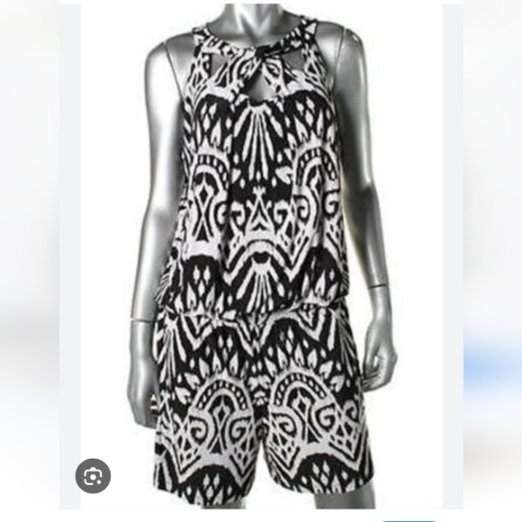 INC geometric shorts romper size small - Picture 1 of 5